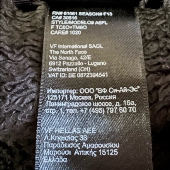 The North Face Fuzzy Black Fleece Jacket - Picture 8 of 13